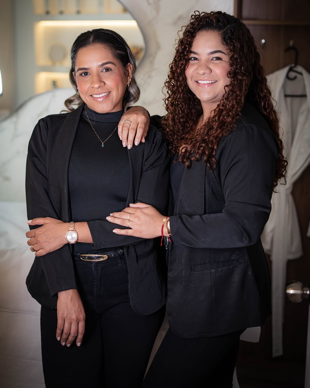 Dani y Estefi en el spa