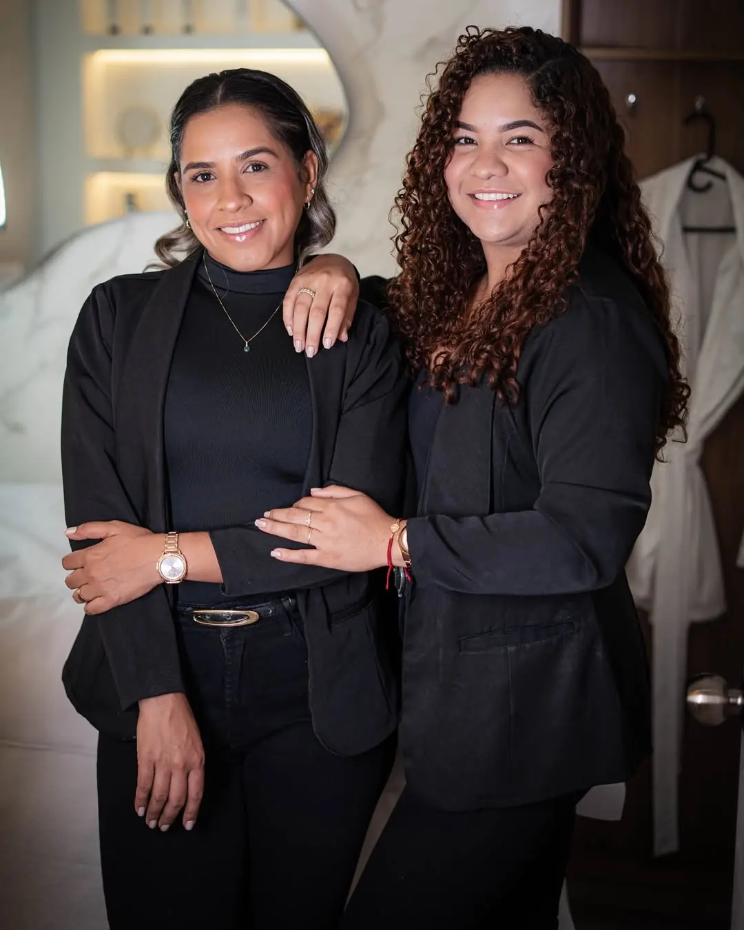 Dani y Estefi en el spa