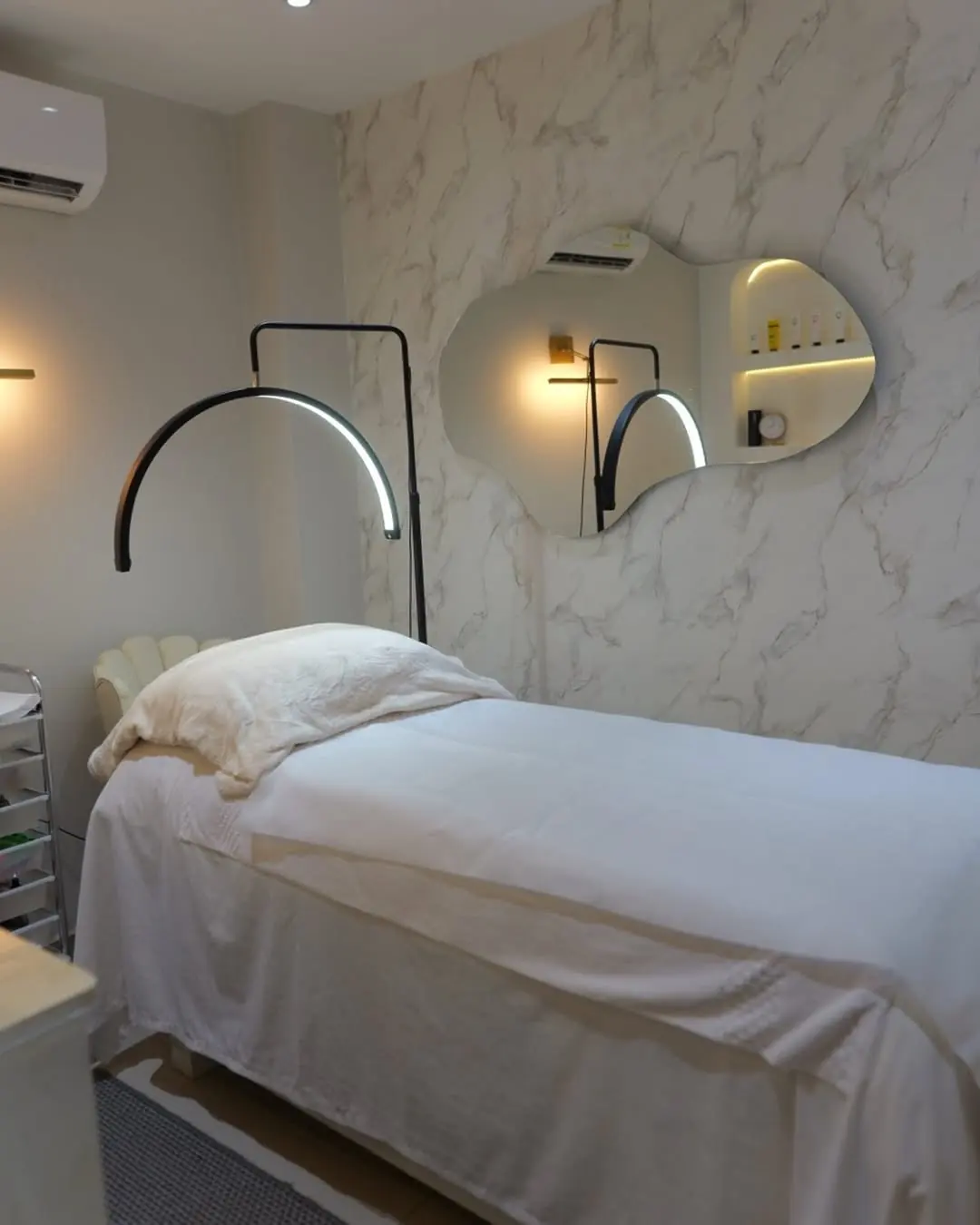 Interior del Spa By Dani y Estefi — sala mármol exclusiva